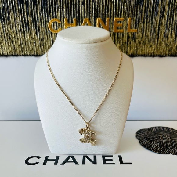 Chanel classic Gold Tone Timeless CC Crystal Pendant Necklace - Picture 14 of 15